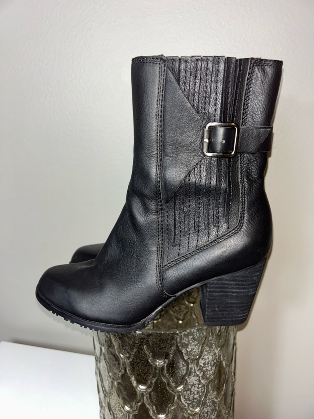 DKNYC kelda size 8 boots